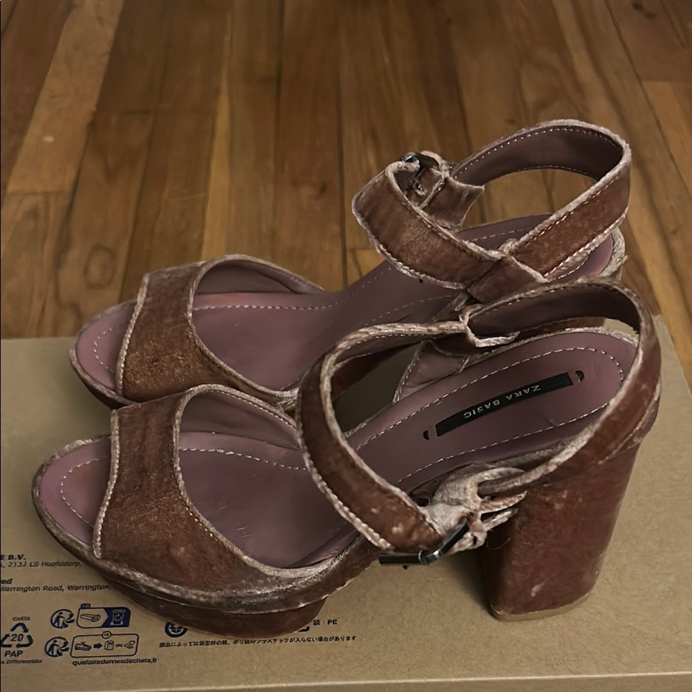 Zara Basic Maeve Velvet Platform Sandals Retro Style